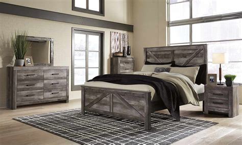 Signature Design By Ashley® Wynnlow Gray 4 Piece Queen Crossbuck Panel