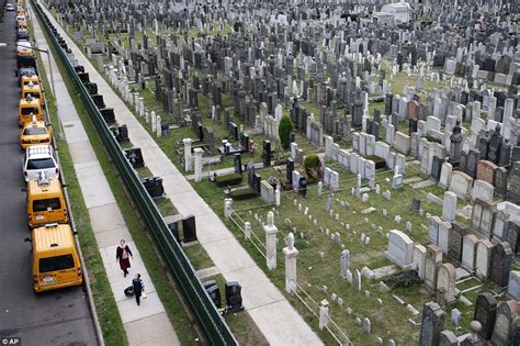 Israel Turns To High Rises As Cemeteries Are Too Full Daily Mail Online