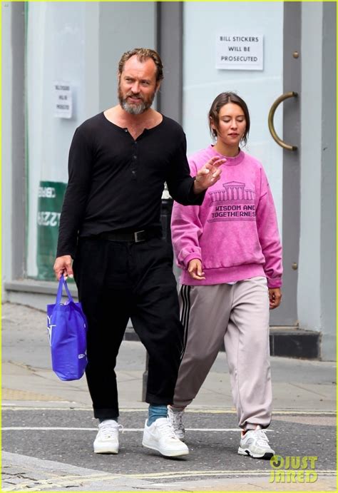Full Sized Photo Of Jude Law Spends The Day With Daughter Iris Captain