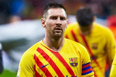 Lionel messi of fc barcelona waves to the crowd prior to the joan gamper trophy match between fc barcelona and arsenal at nou camp on august 04, 2019 in barcelona, spain. Diaporama - Atlético Madrid - Barça : la toile s'enflamme ...
