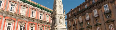 Het is een enclave omringd door italië. Piazza San Domenico Maggiore (Naples) | Jet2holidays
