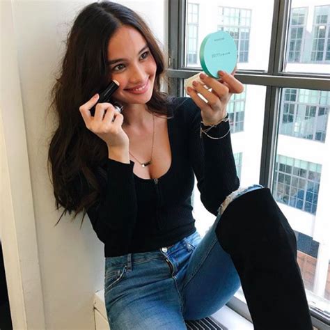 Upsize Ph 7 Things You Probably Don T Know About Kelsey Merritt The First Filipino To Walk