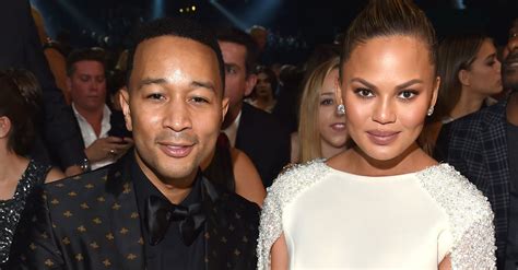 Chrissy Teigen John Legend Let Daughter Announce They Re Expecting Huffpost