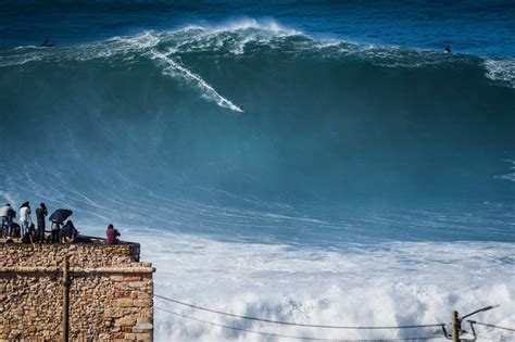 Big Wave Surfing In Nazare Portugal 29 Oct 2020 Cool Things