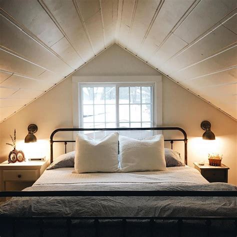 35 Clever Use Of Attic Room Design And Remodel Ideas In 2020 With Images Attic Bedroom