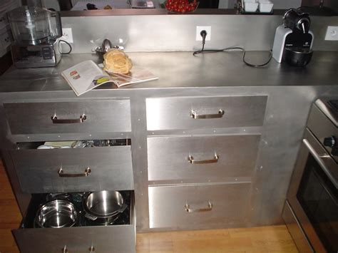 Meuble de cuisine en inox - Idée de maison et déco