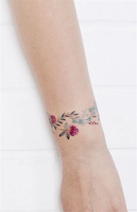 Discreet And Charming Wrist Tattoos Youll Want To Have Classy