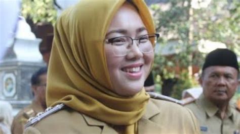 Bupati Anne Ratna Mustika Dibrondong 20 Pertanyaan Oleh Penyidik Kejari Purwakarta Kasus Dugaan