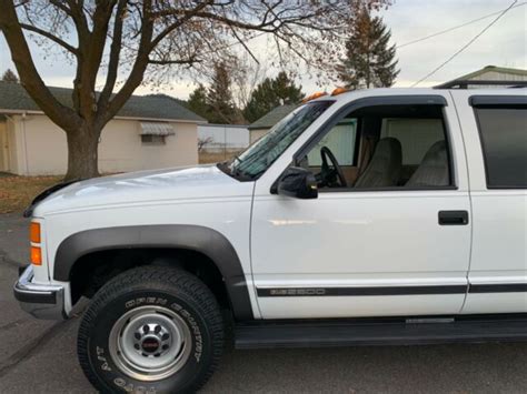 Selling At No Reserve 1994 Gmc Suburban Sle K2500 4x4 Low Miles