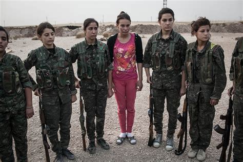 زنان جنگجو اقلیم کردستان تصاویر فانیگما