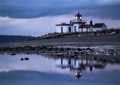 West Point Lighthouse Reflected Discovery Park Lighthouse Flickr