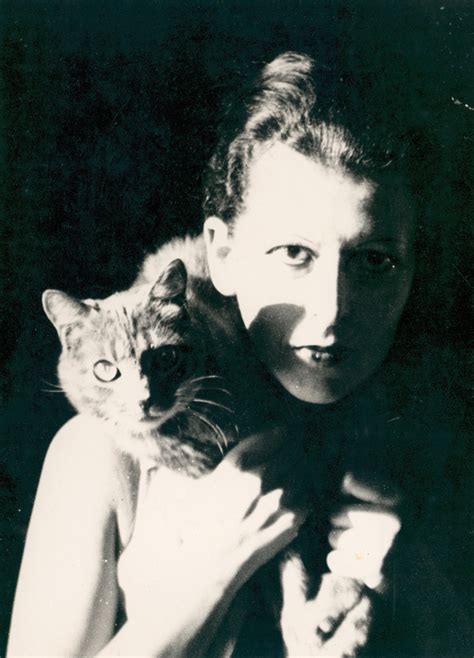 See 10 Photos Of Famous Artists And Their Pet Cats Time