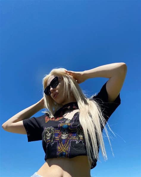 Daily Ava Max Content On Twitter April 24 2020 Avamax Posts The