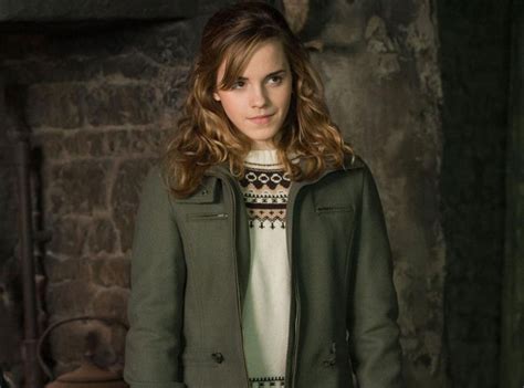 Emma Watson Age In Harry Potter 1 - Emma Watson First Harry Potter Movie - Emma Watson Age