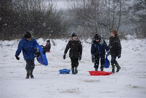 Important Safety Tips For Kids Playing In The Snow