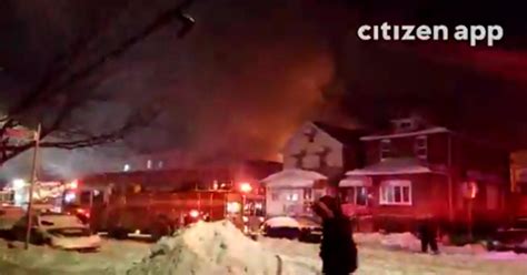 1 Firefighter Suffers Minor Injuries Fighting Bronx Blaze Cbs New York