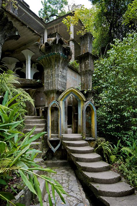 Gran hotel domine se encuentra en una situación privilegiada en el centro de bilbao justo en frente del museo guggenheim. Las Pozas de Xilitla, el Jardín Mágico de los Sueños