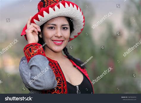 Peruvian Women Traditional Clothes Carmen Alto Stock Photo 1587826933