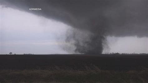 Video Tornadoes Tear Through Parts Of The Midwest Abc News