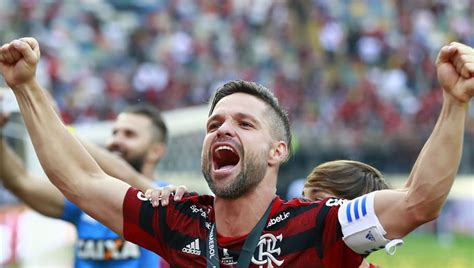 May 26, 2021 · the latest tweets from samuel venâncio™ (@samuelvenancio). Mundo Positivo » Cogitado no Santos e São Paulo, Diego ...