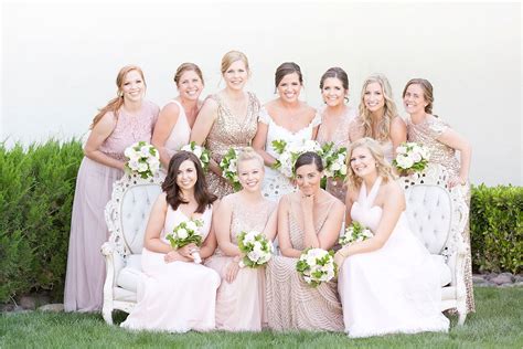 Select from premium groupings of the highest quality. Focus Tips: How to Take Sharp Family & Group Portraits | Wedding party photos, Wedding ...