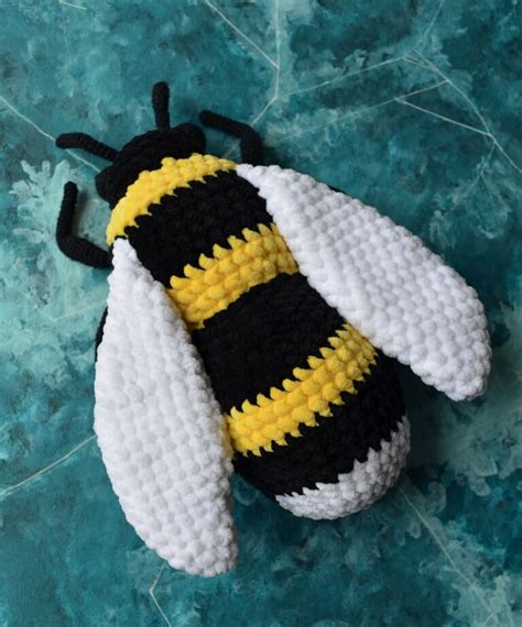 Mumble Bee Bumblebee Amigurumi Pattern Yarnandy