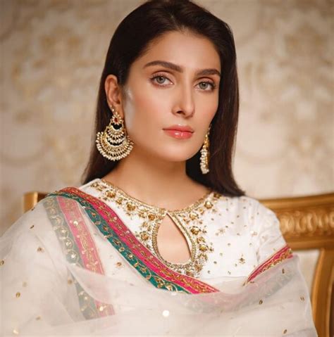 Ayeza Khan Looks Glorious In Bridal Shoot For Shoaib Khan Reviewitpk