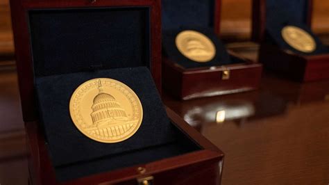 Jan Officers Awarded Congressional Gold Medals Some Family Seem To Snub Republican Leaders