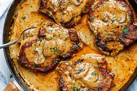 Garlic Pork Chops Recipe In Creamy Mushroom Sauce How To Cook Pork
