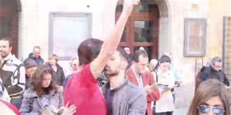 Gay Activists Charged For Kissing At Anti Gay Protest Huffpost
