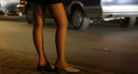 Prostitution Sur Les R Seaux Sociaux La Face Cach E Du Web En C Te Divoire Info