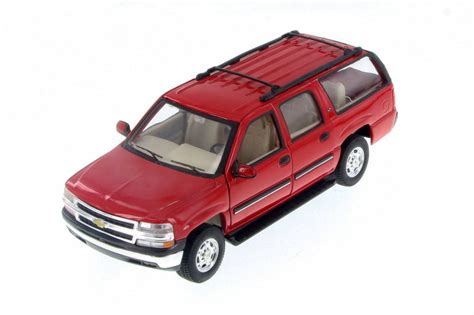 2001 chevy suburban red welly 22090 4d 1 24 scale diecast model toy car brand new but no