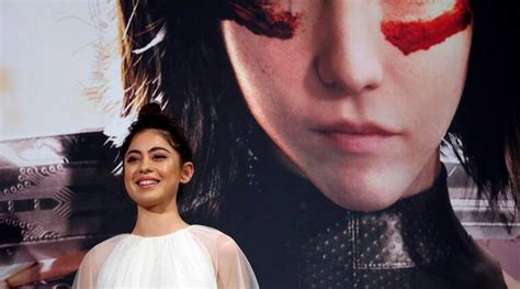 Alita Battle Angel Actor Rosa Salazar Motion Capture Acting Not So Different From Normal Acting