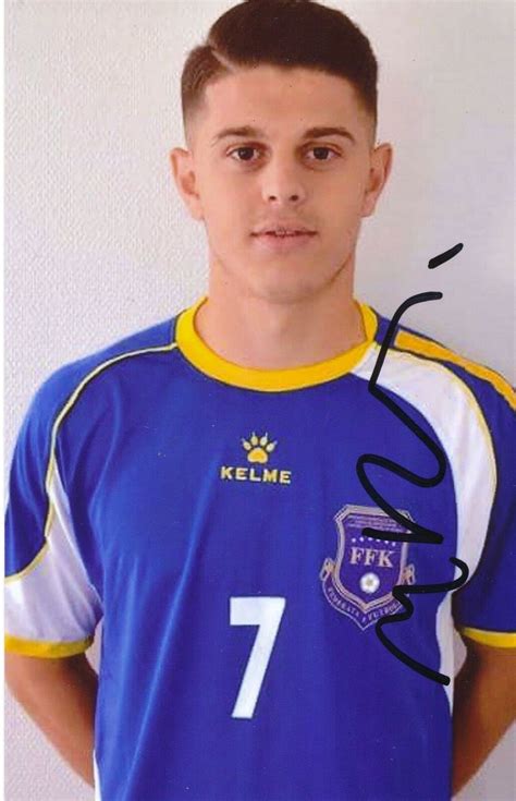 108,415 likes · 10,367 talking about this. Milot Rashica Kosovo Fußball Foto original signiert 359215 ...