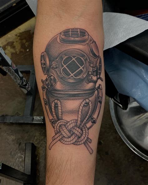 Diving Helmet By Anthony Solgr Tovar At The Dolorosa Tattoo Company