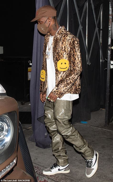 Travis Scott In Baggy Clothes 1 Travis Scott Is The Latest Person
