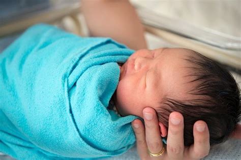 5 Kondisi Ini Wajar Terjadi Pada Bayi Baru Lahir Alodokter