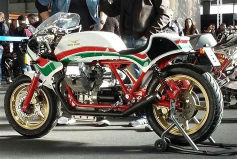 Bmw r 1250 gs adventure. Pin by Attila Czékmán on bmw | Moto guzzi cafe racer, Moto ...