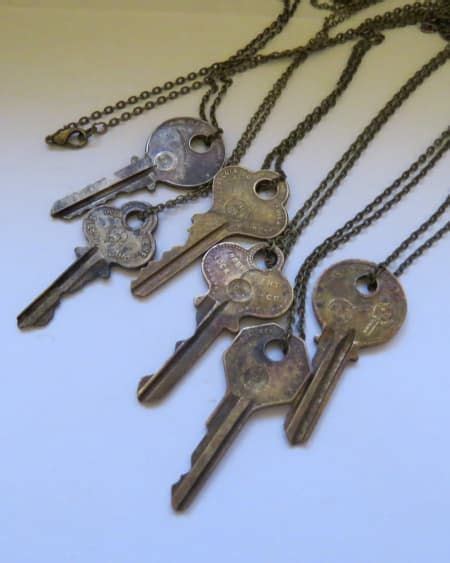 15 Unconventional Diy Projects Made With Old Keys Old Keys Key