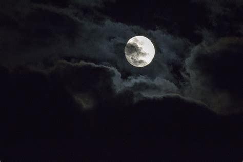 Hochwertige und bezahlbare, lizenzfreie sowie lizenzpflichtige bilder. Vollmond Foto & Bild | mondaufnahmen, himmel & universum ...
