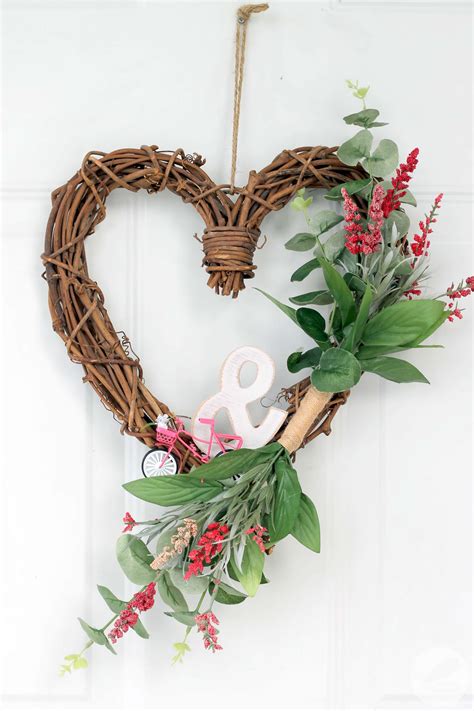 Get Best Valentine Wreath Ideas And Make This Day Special