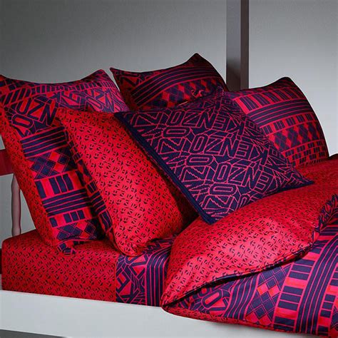 Maybe you would like to learn more about one of these? Drap de lit kenzo - Table de lit