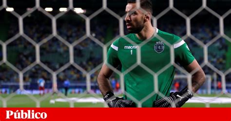 Rui patrício in action for portugal at the euro 2012 match against denmark. Rui Patrício e Podence rescindem, Gestifute responde a ...