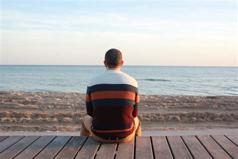Безплатна снимка мъж плаж море крайбрежие океан хоризонт човек хора сутрин бряг