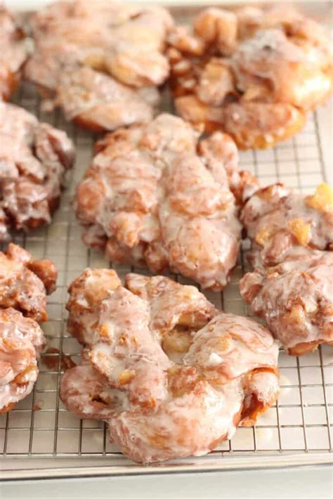 I have seen tons of recipes for apple doughnuts, apple cider doughnuts, apple fritters, and about a million variations of each, but for some reason i had the hardest time nailing down a recipe for apple fritter doughnuts. The BEST Homemade Apple Fritters Recipe | A Farmgirl's Kitchen