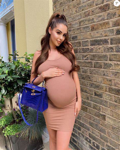 nabilla benattia enceinte de huit mois sur instagram le 11 septembre 2019 purepeople