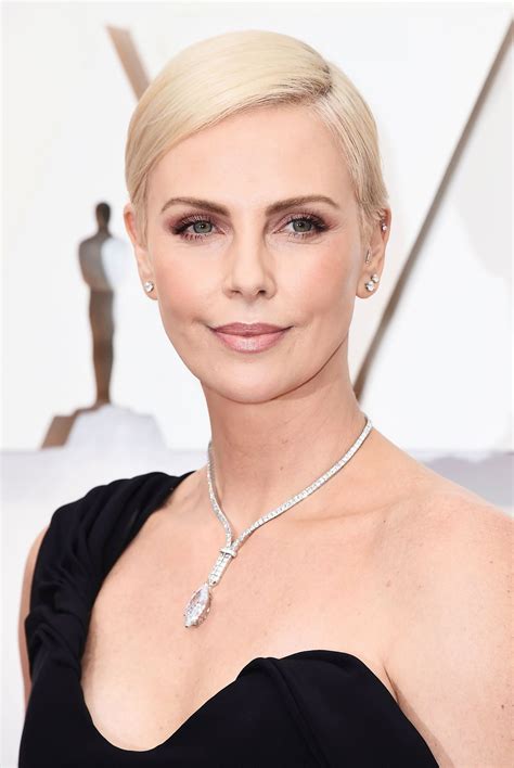 Oscars 2020 Red Carpet Fashion Best Celebrity Jewelry Bling