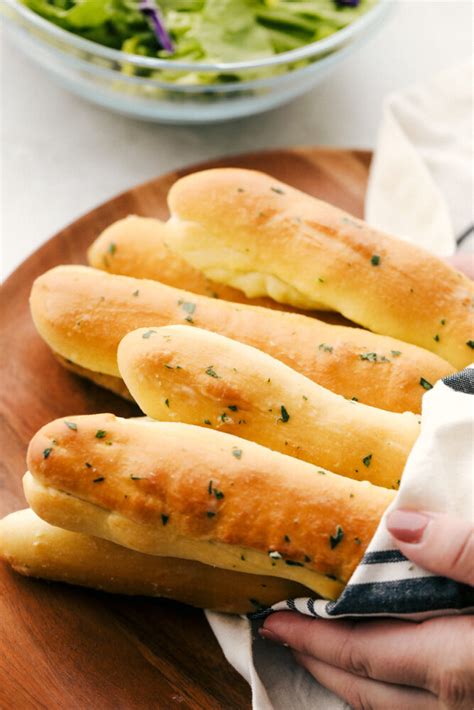 Copycat Olive Garden Breadsticks Made At Home Blogpapi