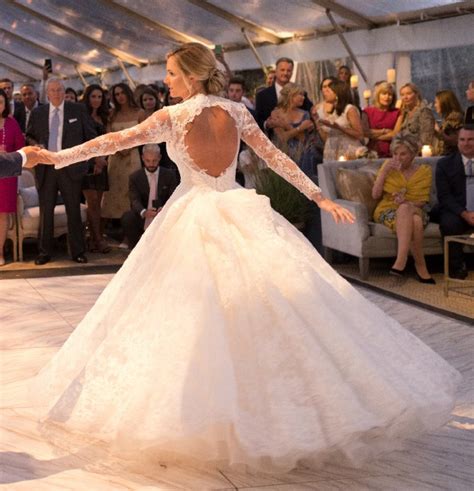 Monique Lhuillier Majesty Wedding Dress Save 50 Stillwhite