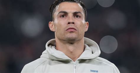 Эксперты считают, что у игроков мировых футбольных клубов — одни из лучших стрижек. Роналду вышел на матч против Атлетико с новой прической ...